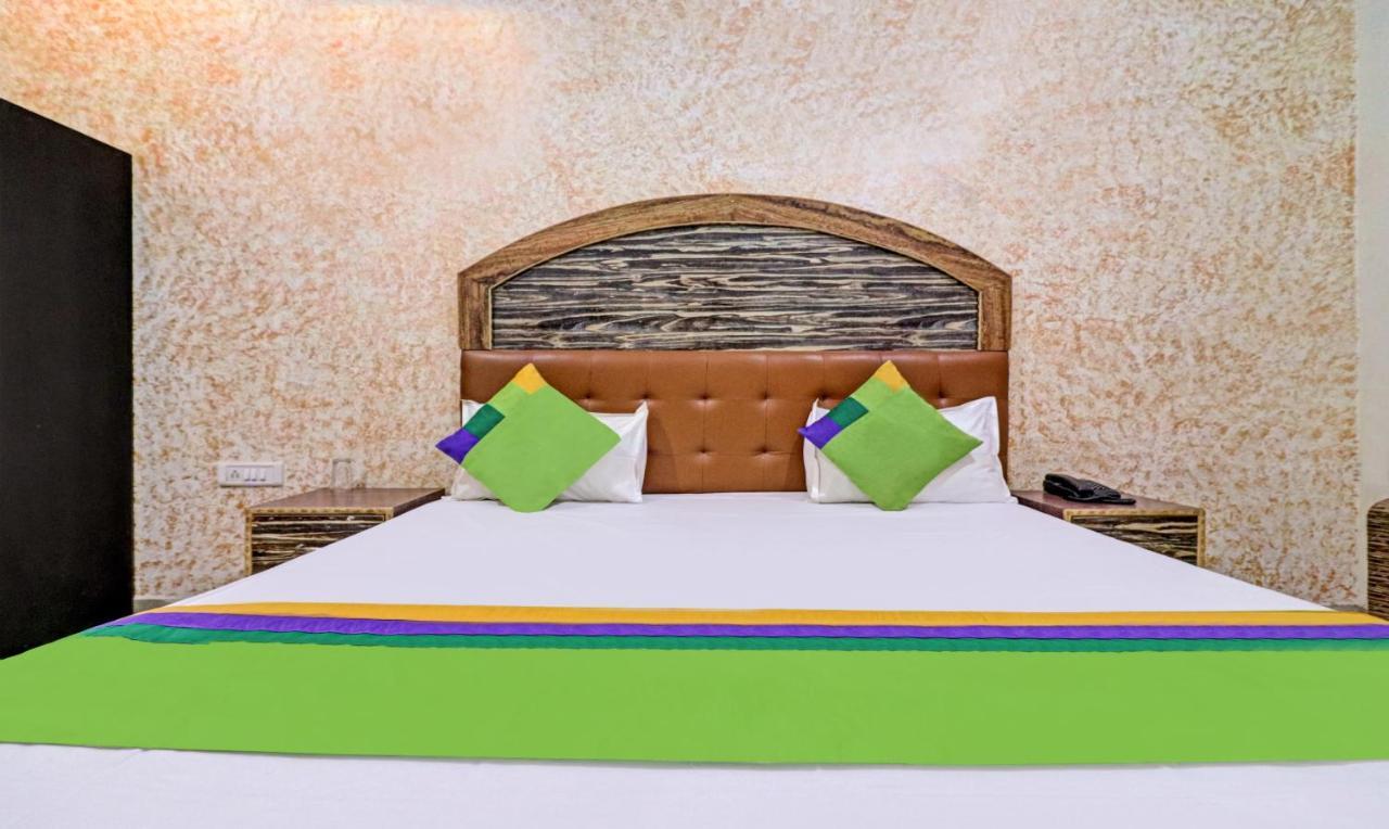 Treebo Trend Radha Palace Mathura Εξωτερικό φωτογραφία