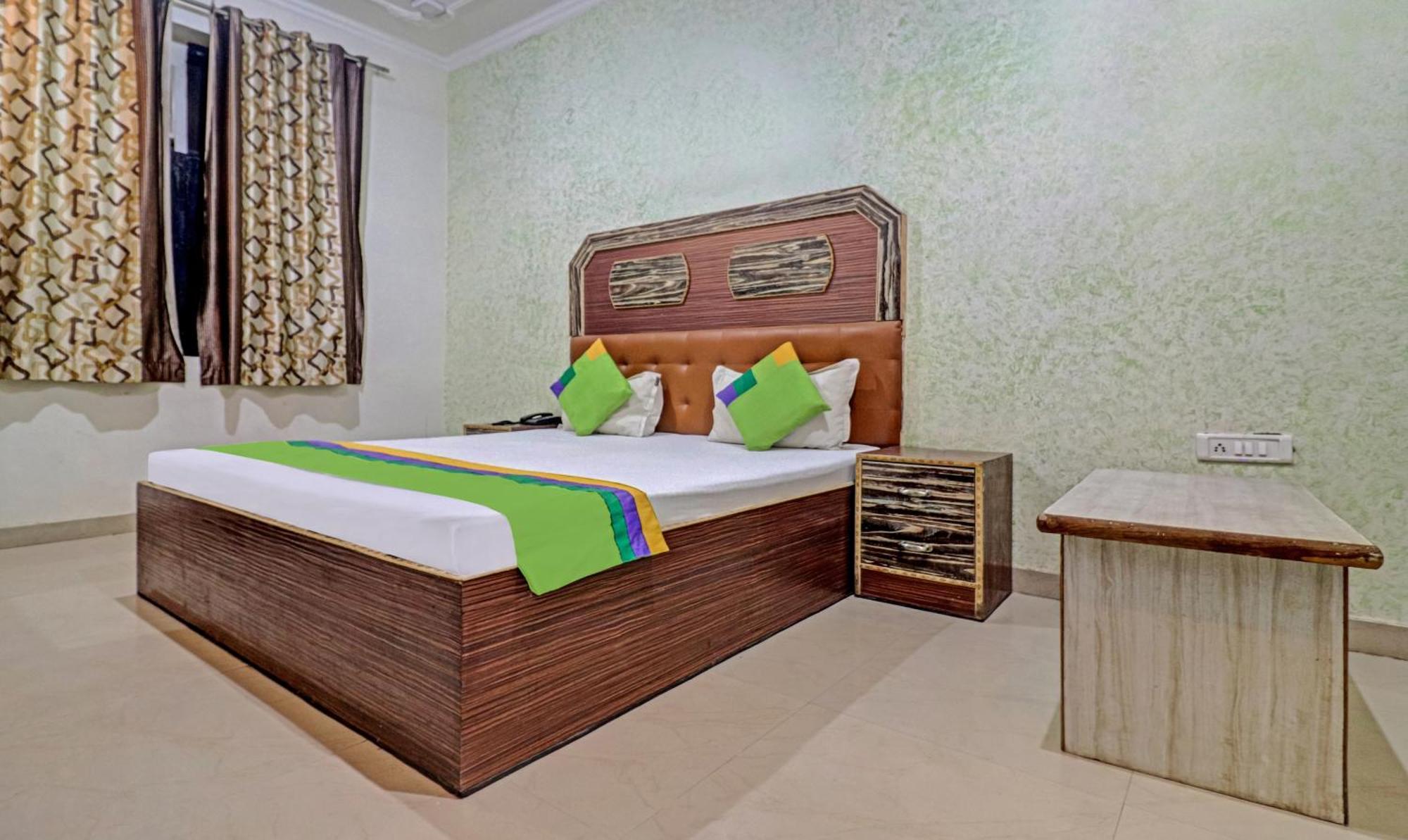 Treebo Trend Radha Palace Mathura Εξωτερικό φωτογραφία