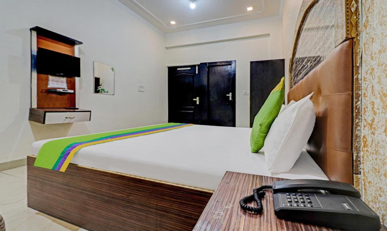 Treebo Trend Radha Palace Mathura Εξωτερικό φωτογραφία